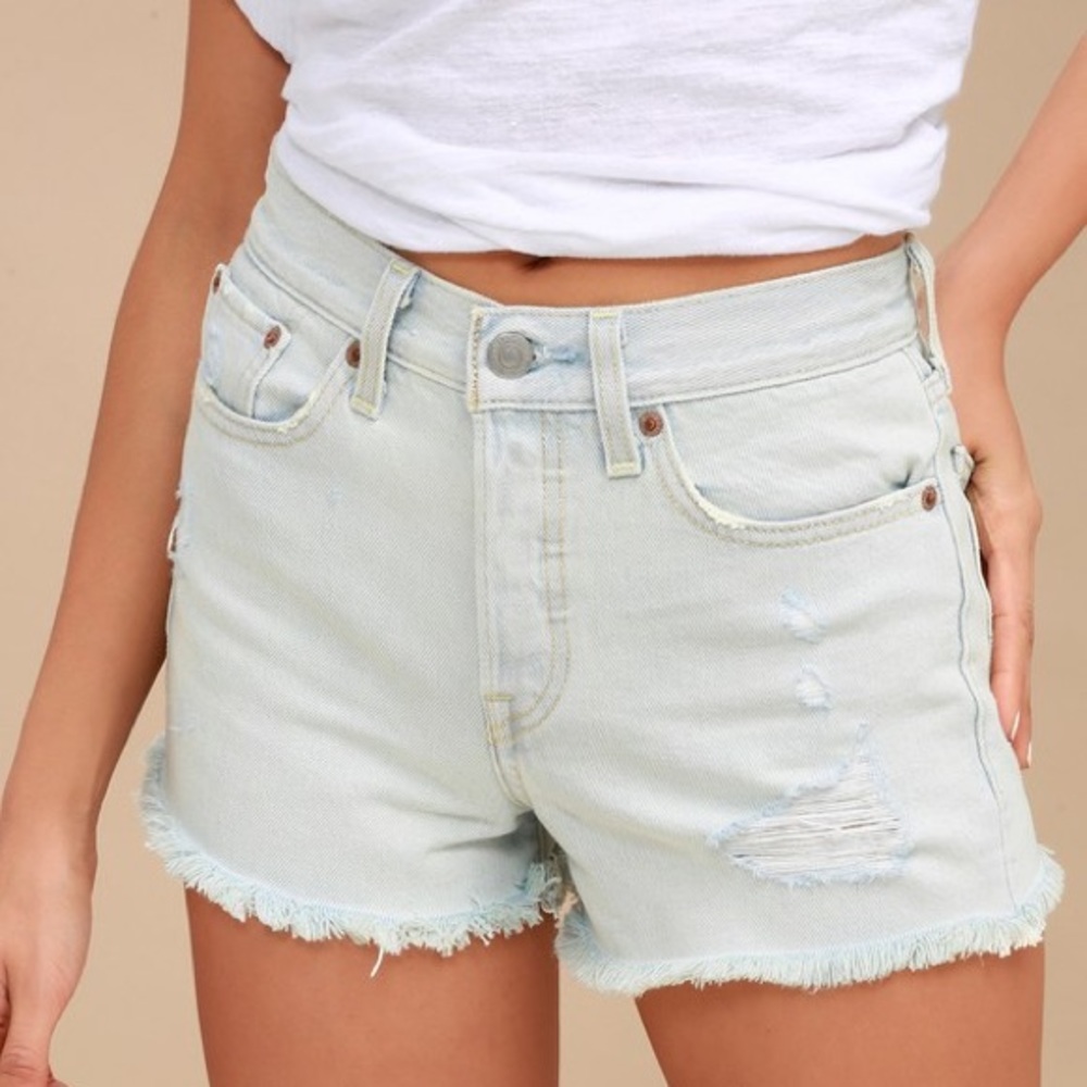 Levi’s Light Washed Cutoffs